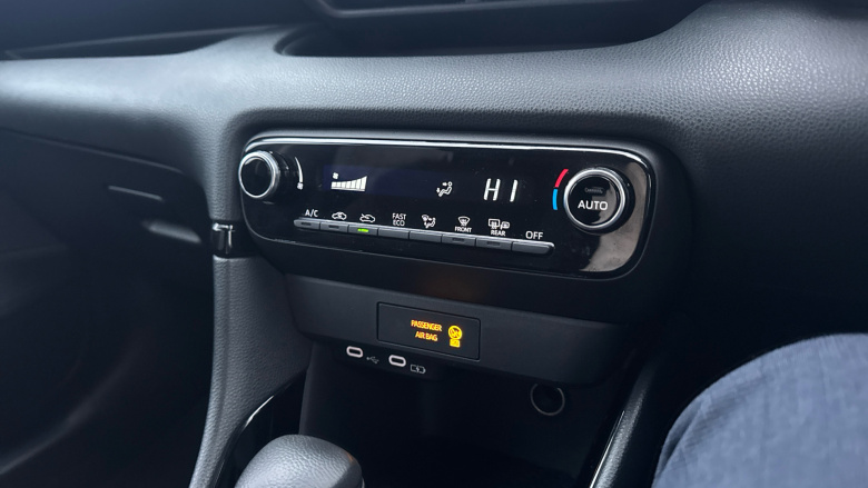 Toyota Yaris 1.5 Hybrid Design 5dr CVT Hybrid Hatchback